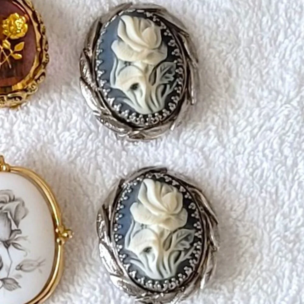 Whiting & Davis Floral Collection - Picture 5 of 5